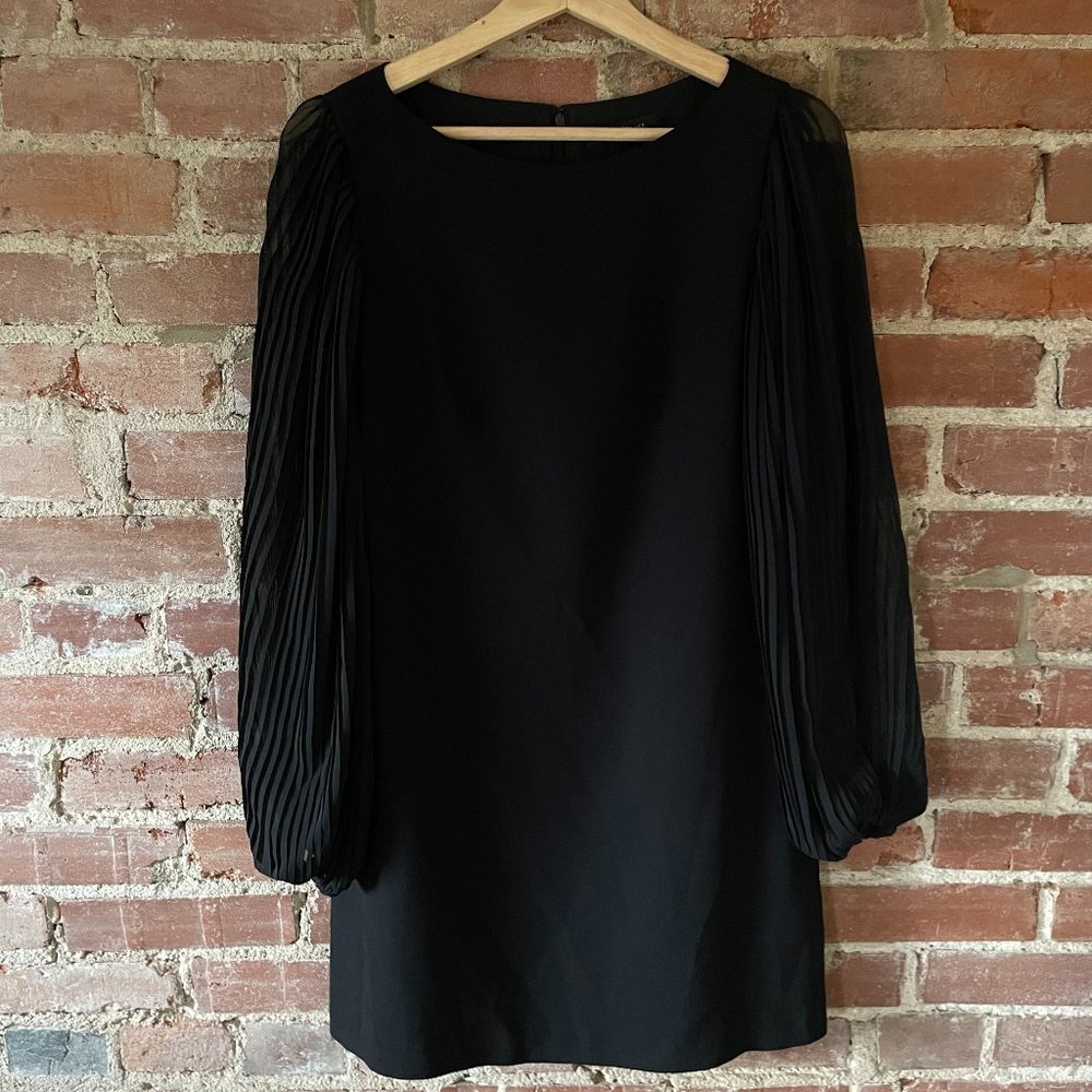 Accordion Long-sleeved Sheath Dress